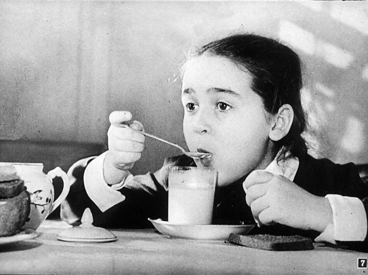Кадр 7 диафильма «Я иду в школу»