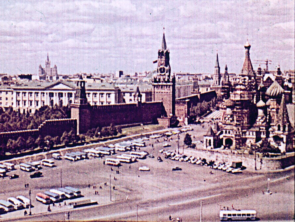 Кадр 2 диафильма «Москва и москвичи»