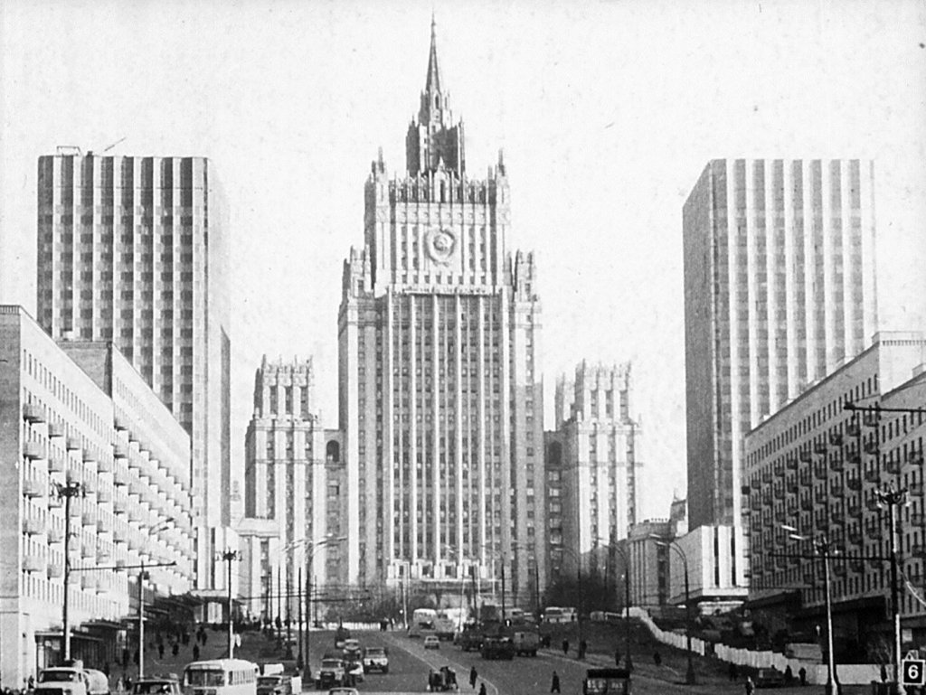 Кадр 6 диафильма «Москва будущего»