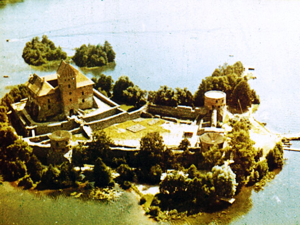 Кадр 5 диафильма «Тракайский замок»
